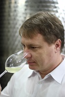 Vinařství Ampelos - Lukáš Kylián je technolog, obchoďák, majitel v jedné osobě. Vína dělá skvělá!